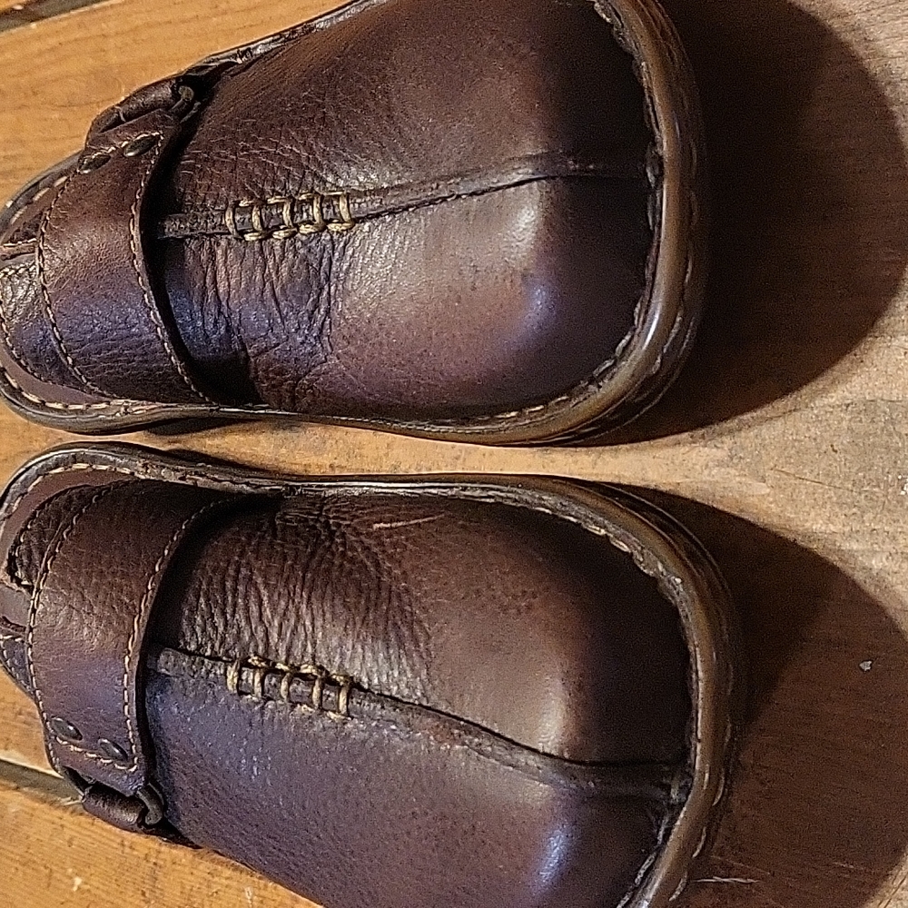BORN Leather clogs sz 7 never worn